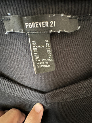 Forever 21 Black Long Sleeve V-Neck Crop Top XL