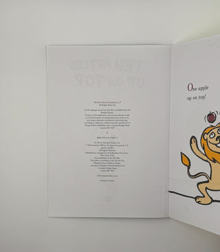 📚 Ten Apples Up On Top! by Dr. Seuss 🍎🐯🐶 – Paperback (2017 UK Edition)