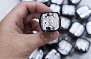 Aventus Perfume Bottle Cap. Round Plastic Cap. Generation 3. Fits 30ml, 50ml, 100ml, 120ml bottles