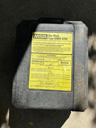 MSA Vintage GME0-SSW Gas Mask Medium With Case